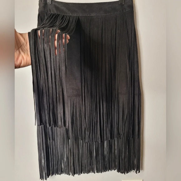 ZARA Black faux suede tiered fringed Harlem Nights Rita Hayworth skirt, size M - Picture 2 of 9